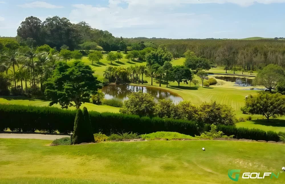Pottsville Golf Course in Pottsville, New South Wales β 9-hole golf course