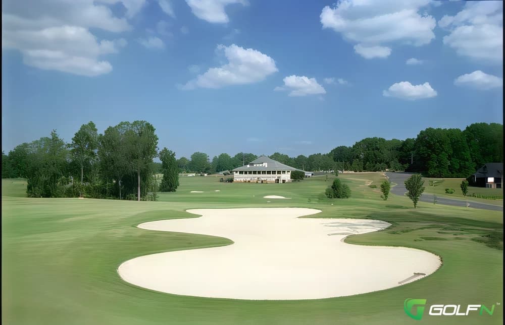 The Divide Golf Club in Matthews, North Carolina — public, 18-hole golf course, designed by John Cassell II (1995)