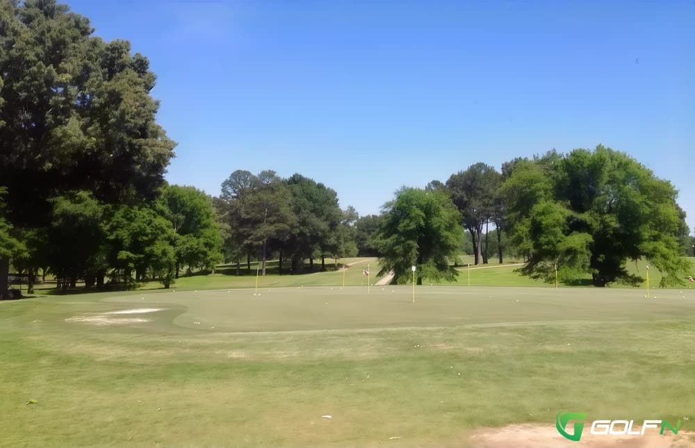 Natchez Trace Golf Club in Saltillo, Mississippi — public, 18-hole golf course, designed by John Frazier