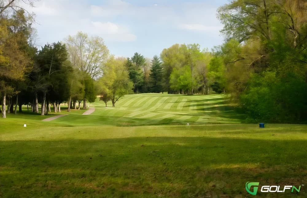 Doe Valley Golf Club in Brandenburg, Kentucky — semi-private, 18-hole golf course, designed by Dick Wilson