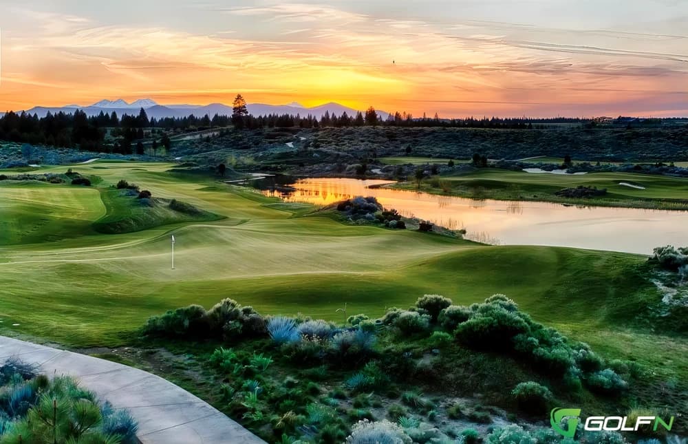 Tetherow Golf Club in Bend, Oregon — resort, 18-hole golf course, designed by David McLay Kidd (2008)