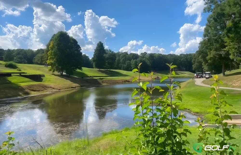 Oak Hills Golf Course in Greenbrier, Tennessee — semi-private, 18-hole golf course, designed by H. Hooper