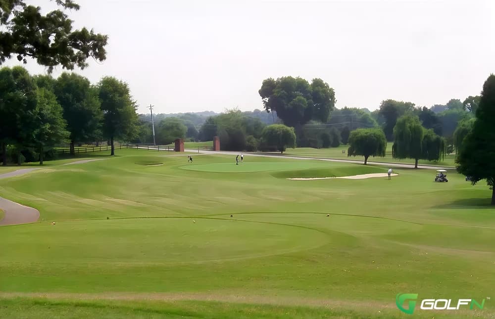 Willow Creek Golf Club in Spring, Texas — private, 18-hole golf course, designed by Bruce Devlin (1981)