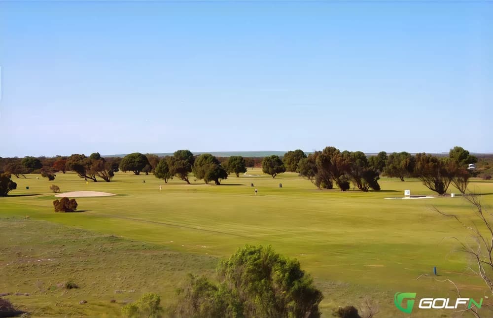 Beachport Golf Club in Beachport, South Australia β public, 9-hole golf course