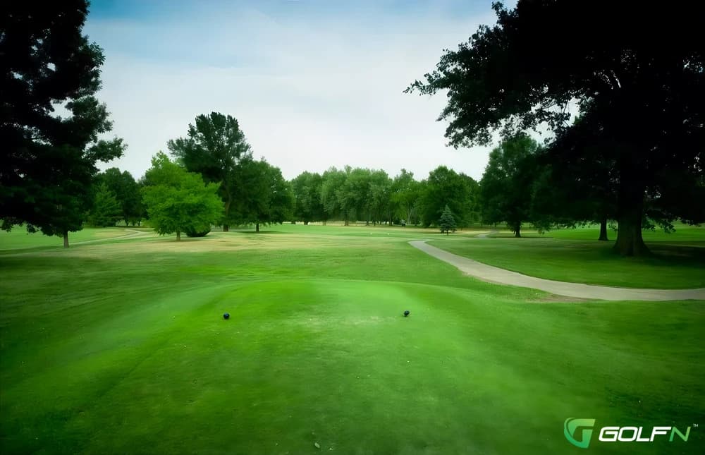 Sullivan Country Club in Sullivan, Missouri — semi-private, 18-hole golf course