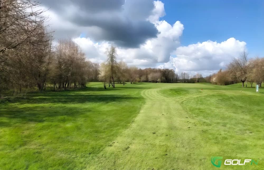 Newbury And Crookham Golf Club Ltd in Newbury, England — semi-private, 18-hole golf course