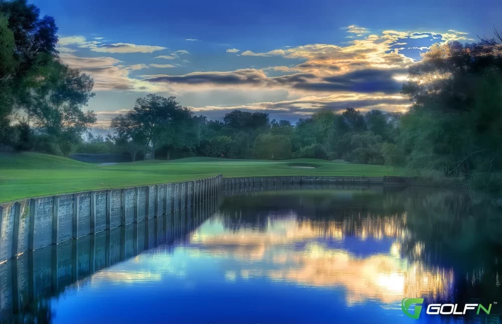Fox Run Golf Links in Elk Grove Village, Illinois — public, 18-hole golf course, designed by Bill Newcomb