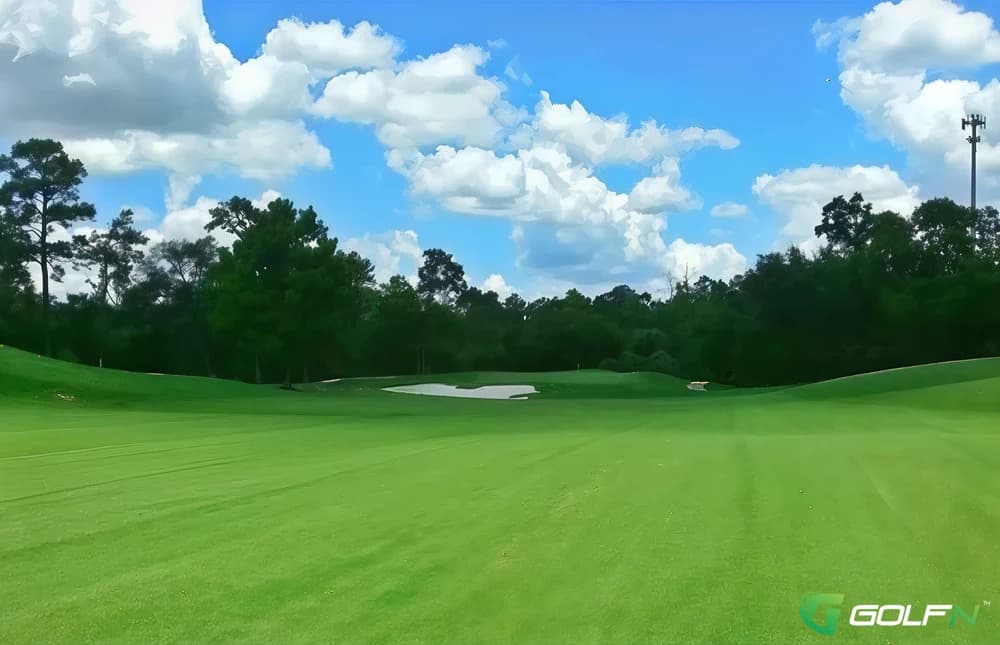 Bunkers - Northgate Country Club in Houston, Texas — private, 27-hole golf course, designed by von Hagge, Smelek and Baril (1985)