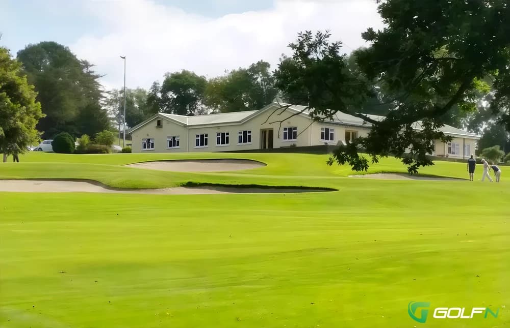 Castlecomer Golf Club in Castlecomer, Kilkenny โ public, 18-hole golf course, designed by Pat Ruddy (2003)