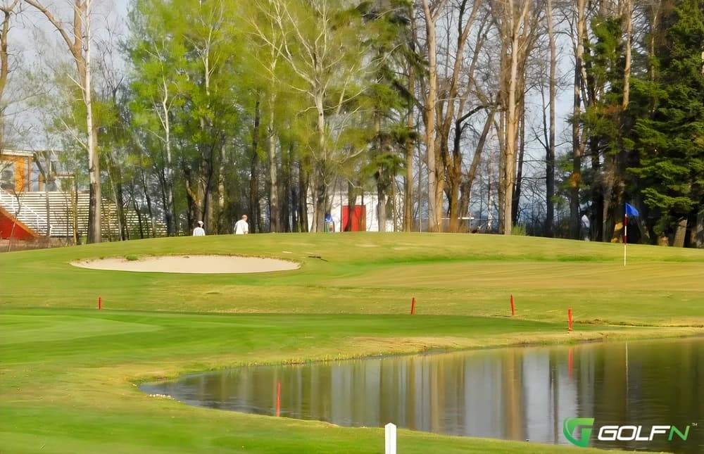 Links At The Lake in Gimli, Manitoba — public, 18-hole golf course