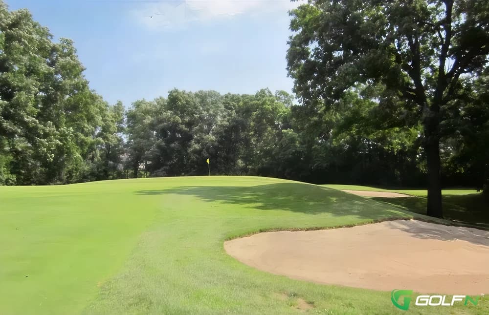 Chemung Hills Golf Club in Howell, Michigan — public, 18-hole golf course