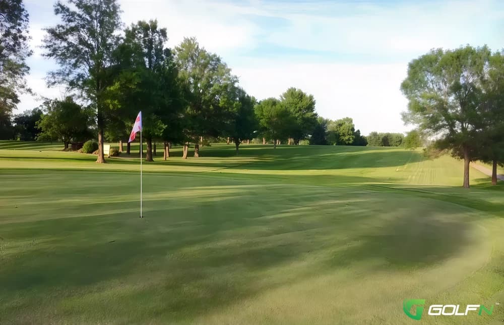 Lakeview Golf & Country Club in Chariton, Iowa — semi-private, 9-hole golf course