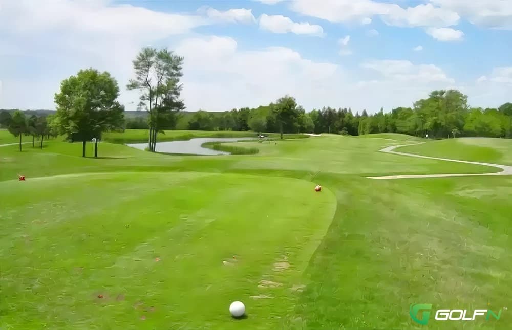Grandview Golf & Country Club in Dartmouth, Nova Scotia β semi-private, 18-hole golf course, designed by Bill Robinson (1988)
