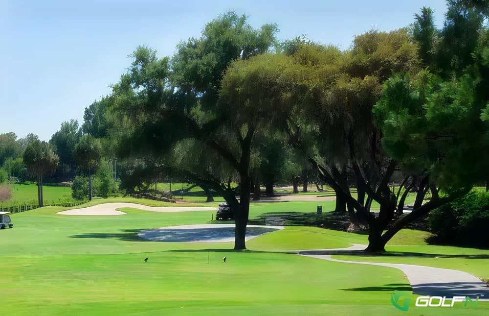 Tierra Del Sol in Lady Lake, Florida — semi-private, 18-hole golf course, designed by Clifton, Ezell & Clifton (1994)