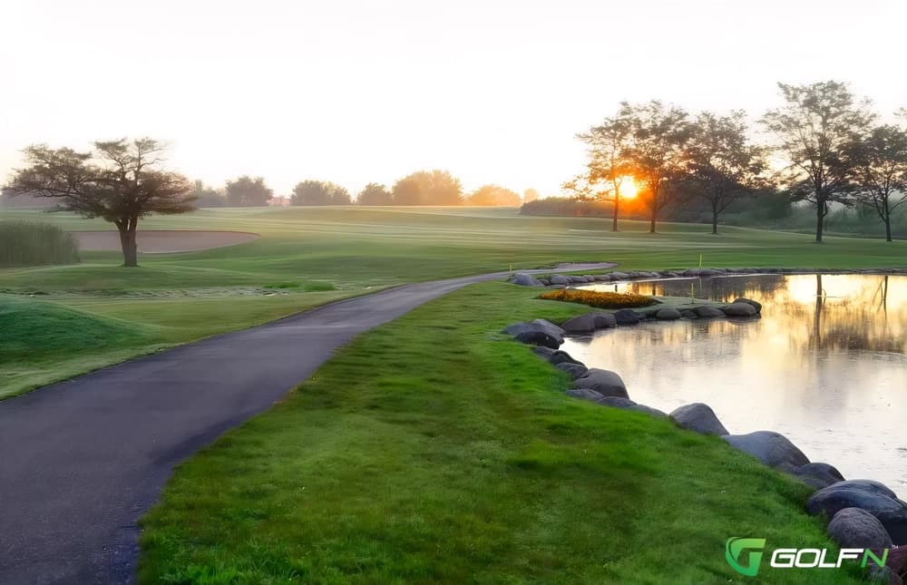 The Hawk Golf Club in Saint Charles, Illinois — private, 18-hole golf course