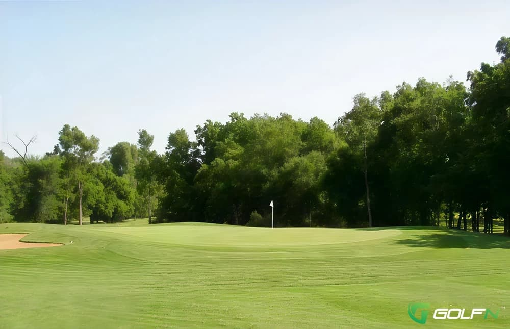 Quail Ridge Golf Course in Winfield, Kansas — public, 18-hole golf course, designed by Jerry Slack (1992)