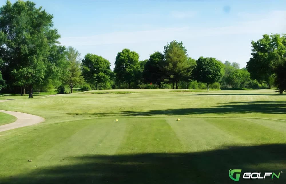 Bear Chase Golf Club in Shelbyville, Indiana — semi-private, 18-hole golf course