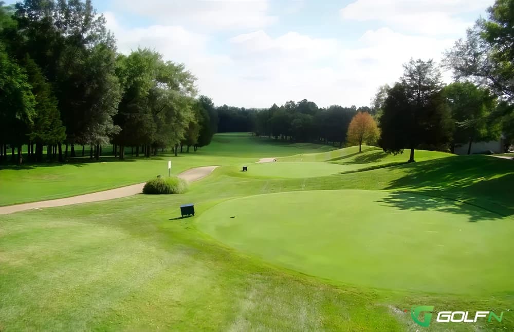 The Ridge - Country Club At The Legends in Eureka, Missouri — private, 9-hole golf course, designed by Robert Trent Jones, Sr. (1989)