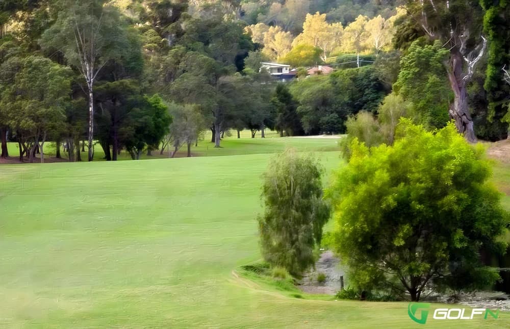 Ashgrove Golf Club in The Gap, Queensland β semi-private, 18-hole golf course