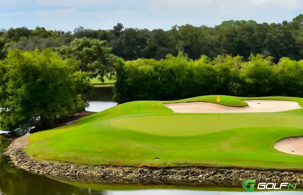 Gator Creek Golf Club in Sarasota, Florida — private, 18-hole golf course, designed by Joe Lee (1972)