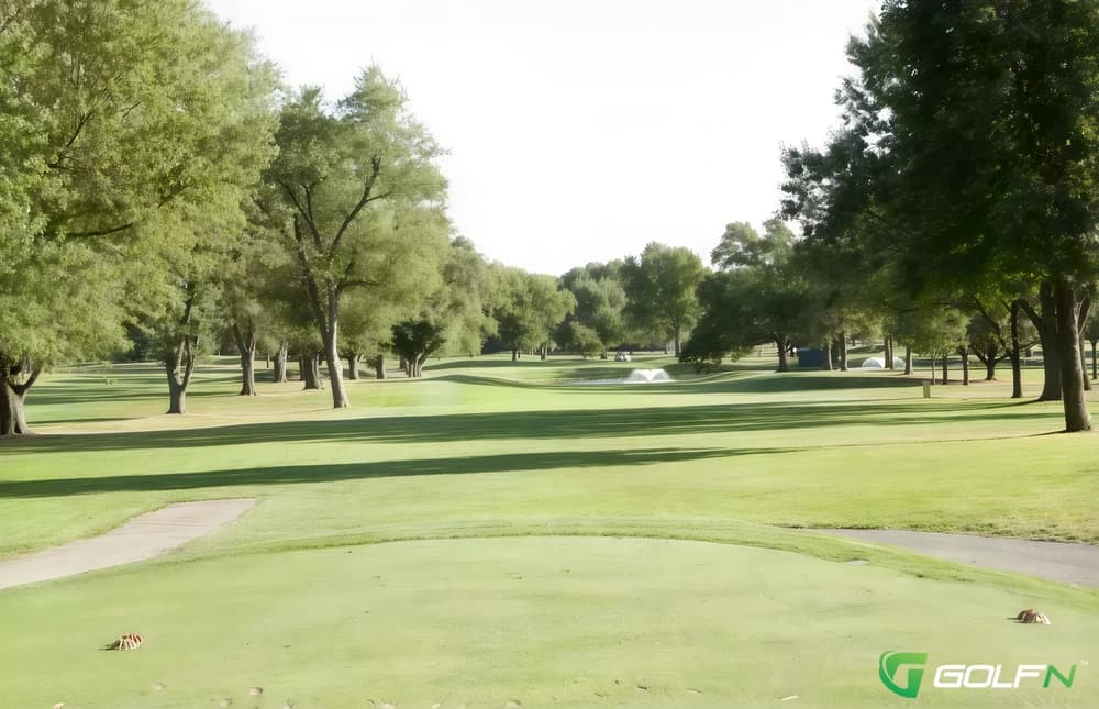 Mt Hawley Country Club in Peoria, Illinois — private, 18-hole golf course, designed by Bob Lohmann (1996)