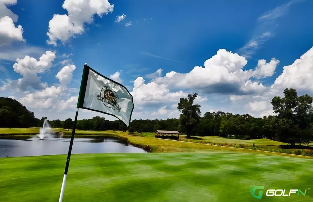 Valleybrook Golf & Country Club in Hixson, Tennessee — private, 18-hole golf course, designed by Joe Lee (1989)