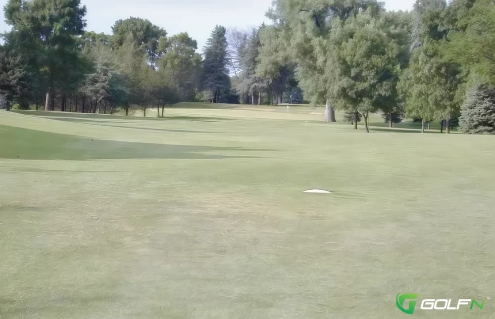 Le Sueur Country Club in Le Sueur, Minnesota — semi-private, 18-hole golf course, designed by Joel Goldstrand