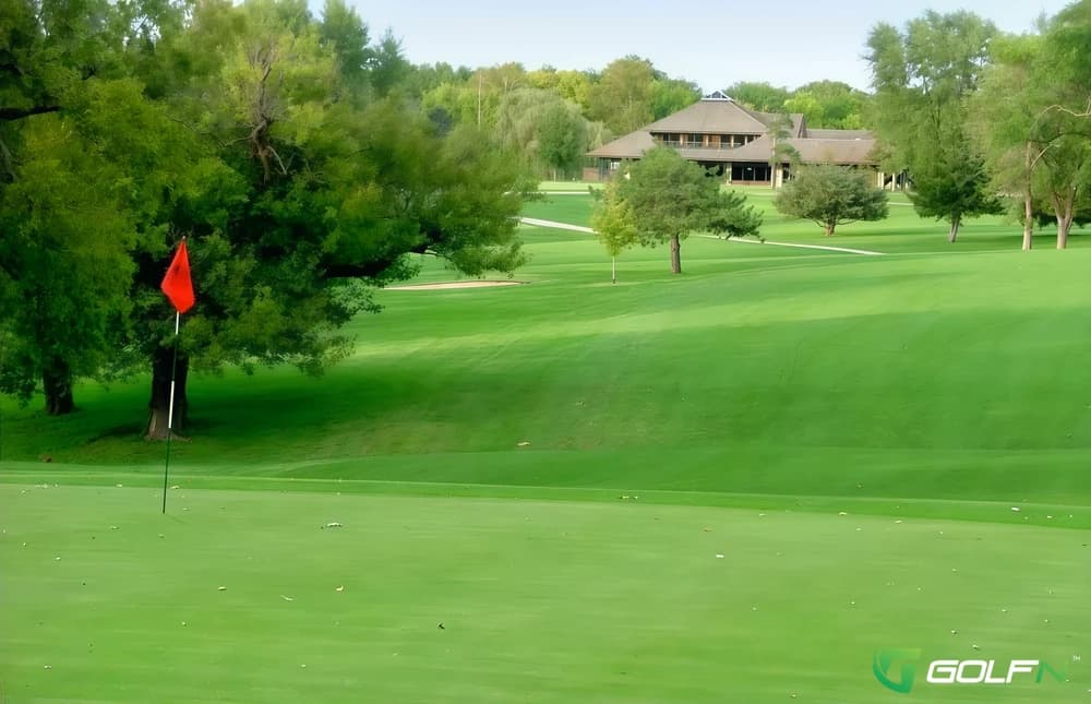 Shawnee Country Club in Topeka, Kansas — private, 18-hole golf course, designed by Donald Ross (1915)