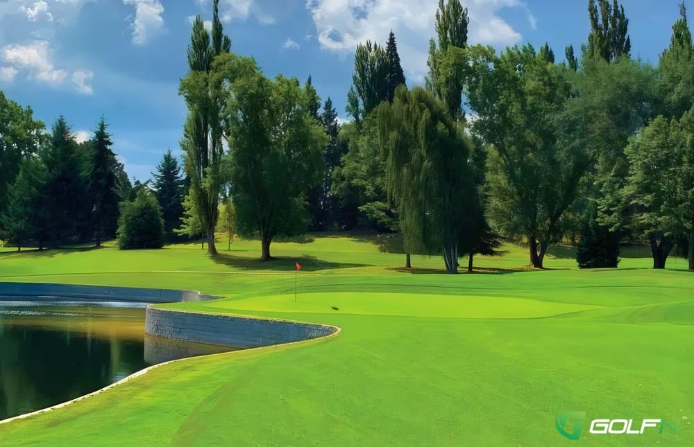 Legion Memorial Golf Course in Everett, Washington — public, 18-hole golf course, designed by John Steidel