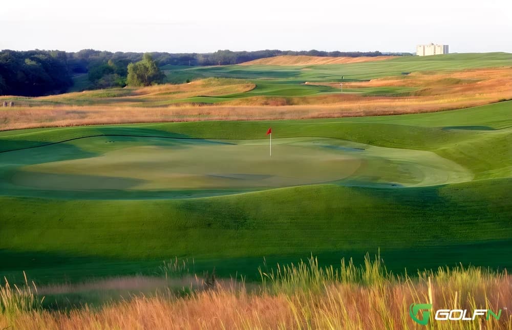 Short - Chicago Highlands in Westchester, Illinois — private, 3-hole golf course, designed by Arthur Hills (2010)