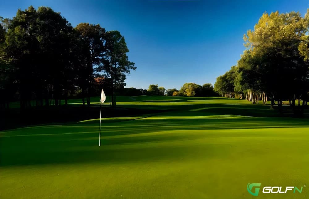 Pine Trace Golf Club in Rochester Hills, Michigan — public, 18-hole golf course, designed by Arthur Hills (1989)