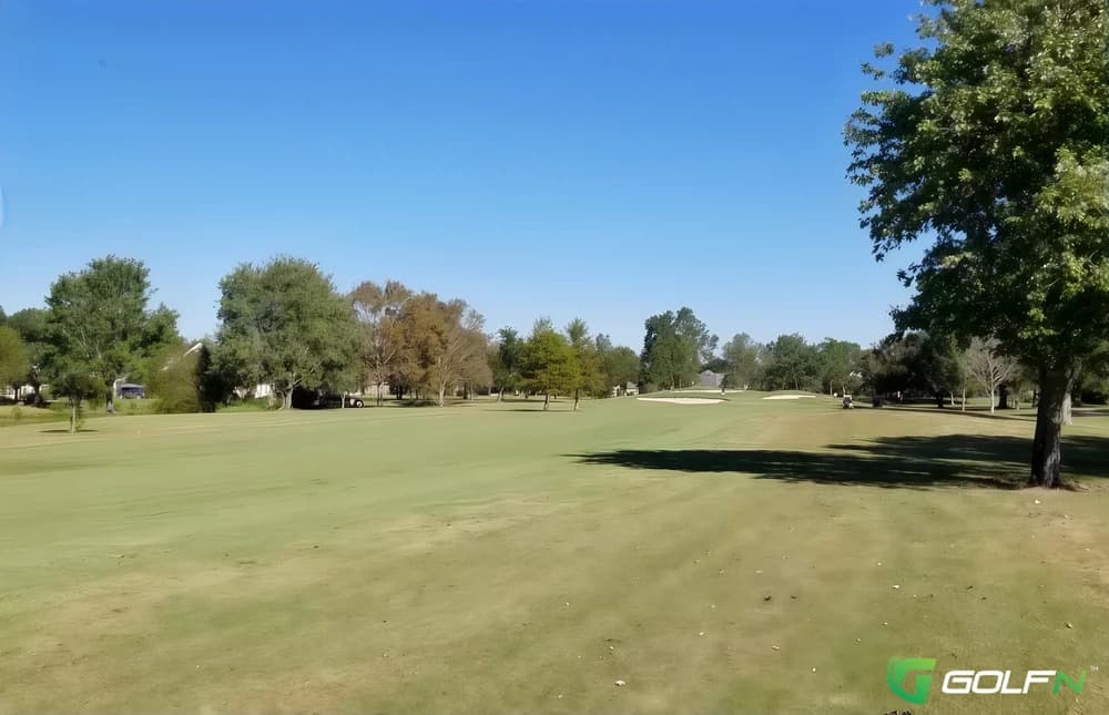 Cane Row Golf & Turf Club in New Iberia, Louisiana — semi-private, 18-hole golf course, designed by Joe Lee