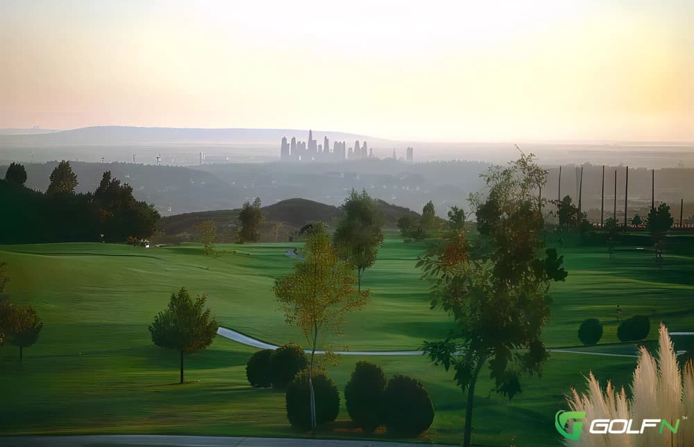 Scholl Canyon Golf & Tennis Club in Glendale, California — public, 18-hole golf course