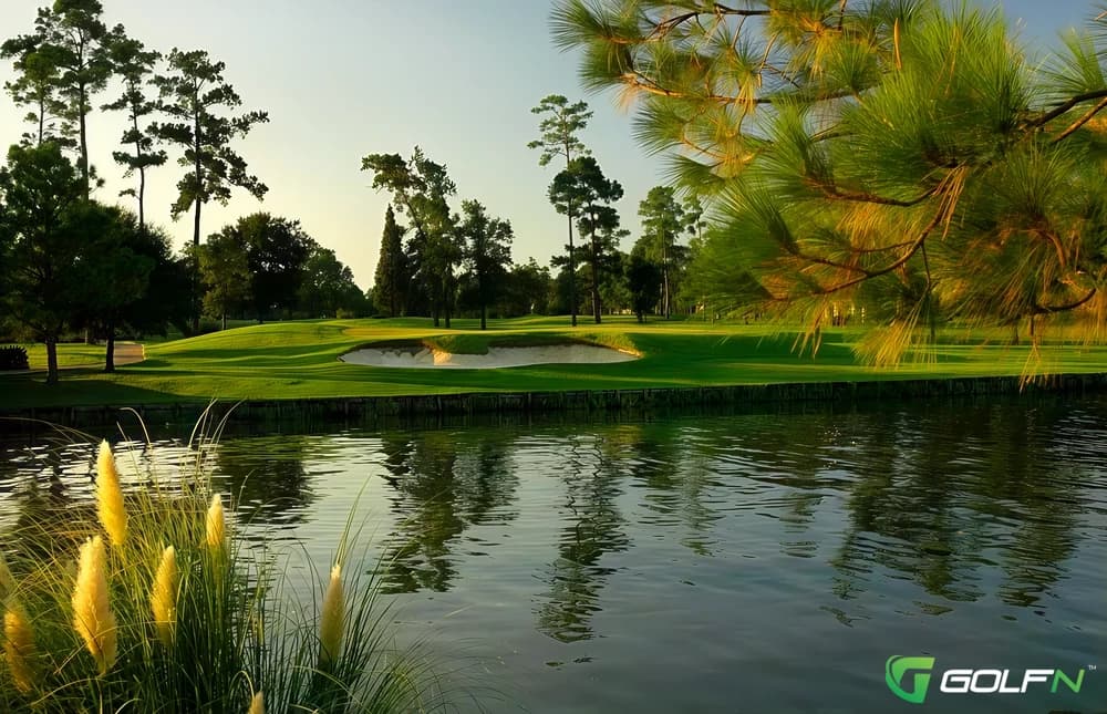 Walden On Lake Houston Golf & Country Club in Humble, Texas — private, 18-hole golf course, designed by Bruce Devlin (1984)