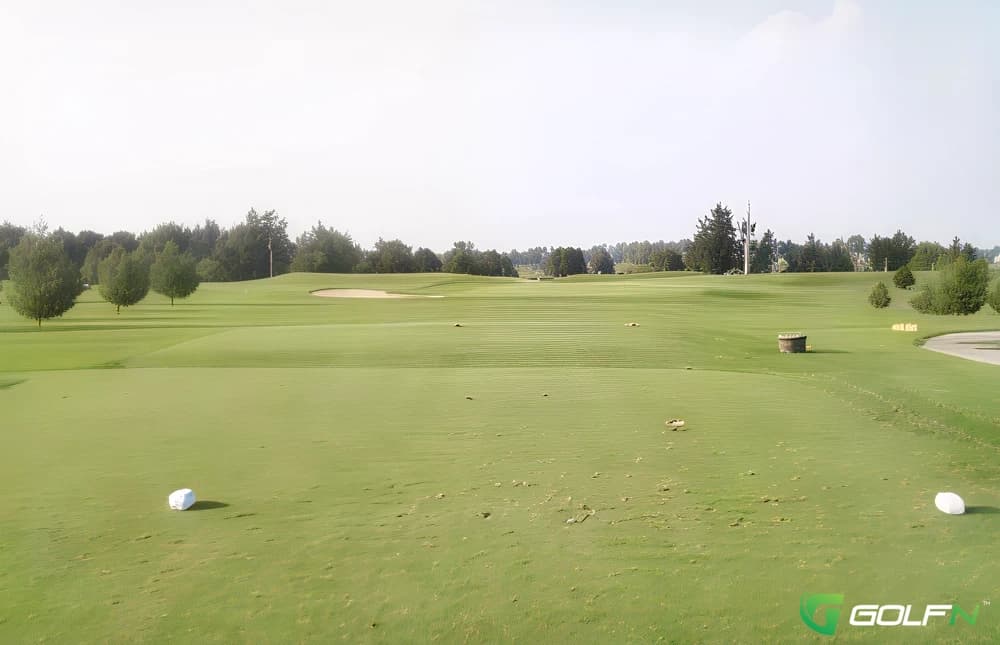 Larue County Golf Club in Hodgenville, Kentucky — semi-private, 18-hole golf course