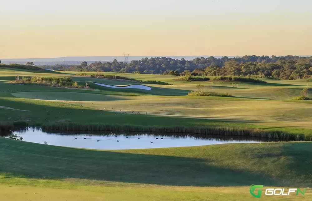 The Ridge Golf Course in Barden Ridge, New South Wales β public, 18-hole golf course, designed by James Wilcher (2009)
