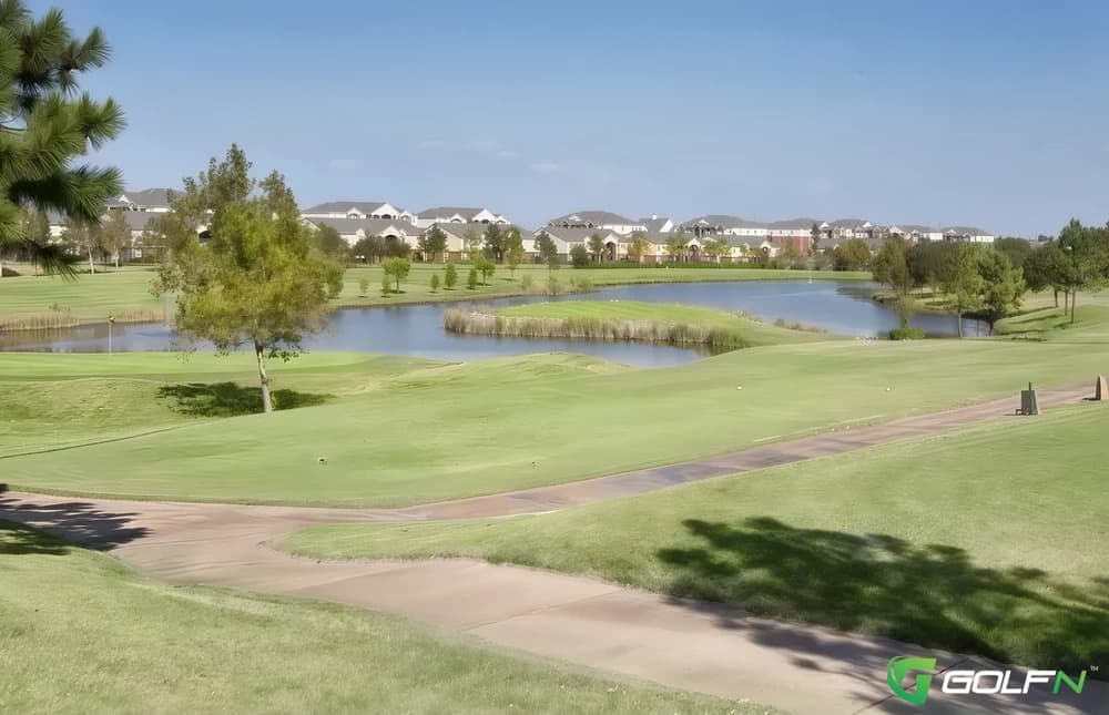 Links At Oklahoma City Golf & Country Club in Oklahoma City, Oklahoma — semi-private, 9-hole golf course, designed by Lyndy Lindsey (1998)
