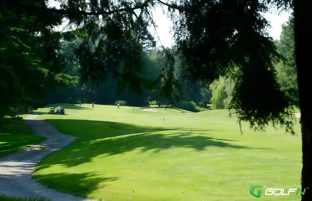 Ledgeview Golf & Country Club in Abbotsford, British Columbia — semi-private, 18-hole golf course, designed by Les Furber Design