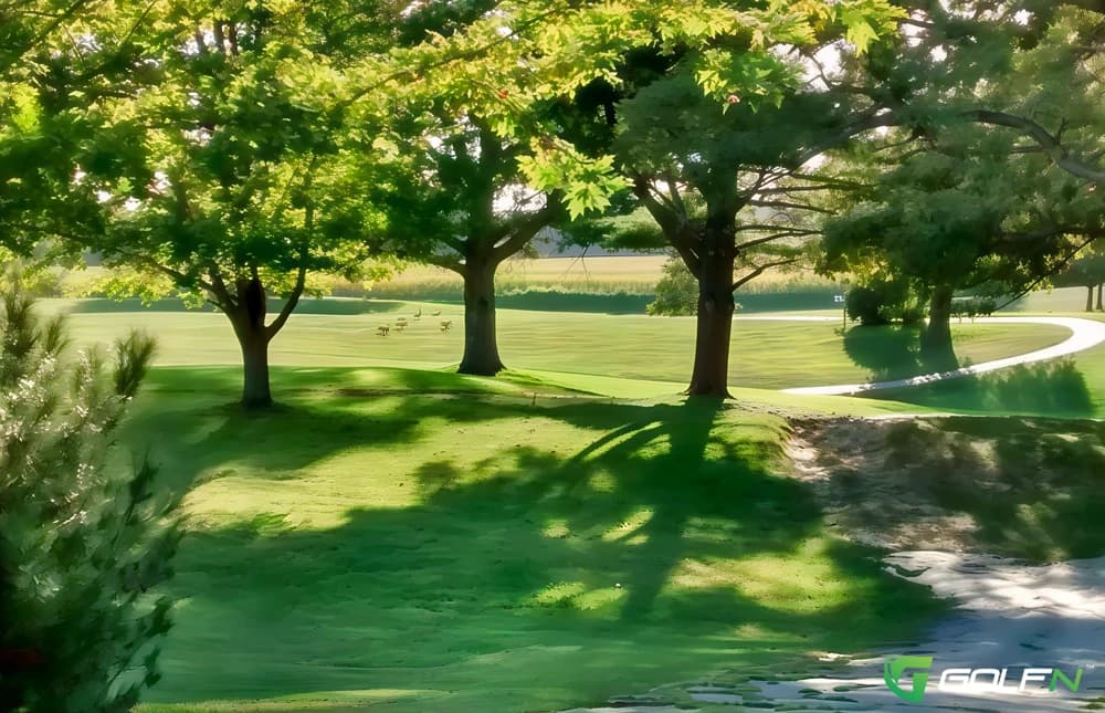 Tri-County Country Club in Corbin, Kentucky — private, 9-hole golf course, designed by Scotty Glasgow