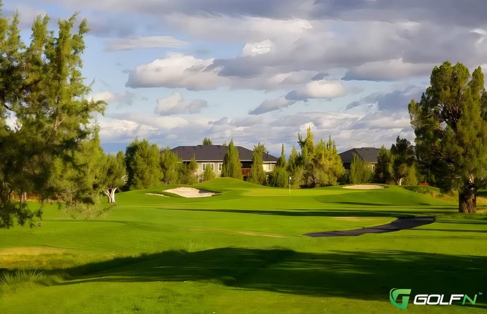 Resort - Eagle Crest Resort in Redmond, Oregon — resort, 18-hole golf course