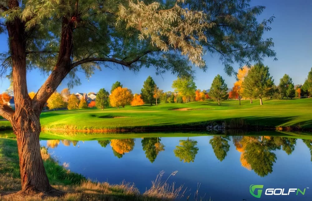 Willow Crest Golf Club in Oak Brook, Illinois — resort, 18-hole golf course, designed by Dick Nugent (1987)