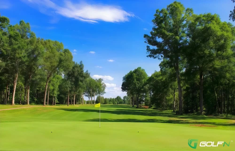 Colin Creek Golf Club in Mocksville, North Carolina — semi-private, 18-hole golf course