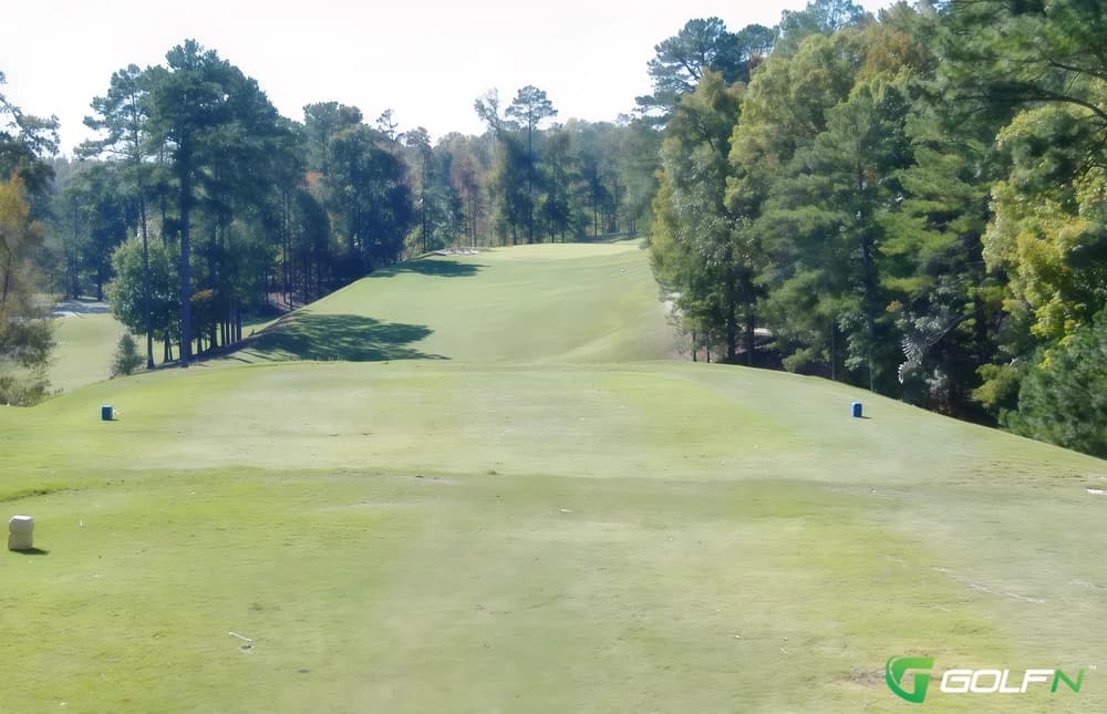 Gunters Landing in Guntersville, Alabama — semi-private, 18-hole golf course, designed by Jimmy Kennamer