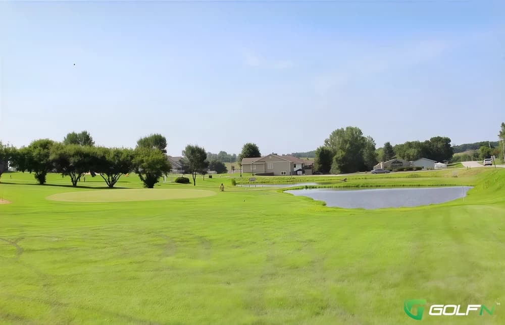Osceola Country Club in Osceola, Iowa — semi-private, 18-hole golf course