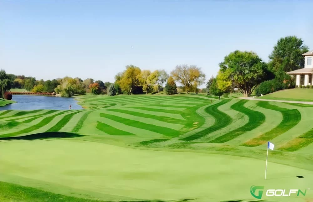 Oxmoor Country Club in Louisville, Kentucky — private, 18-hole golf course, designed by David Pfaff (1988)