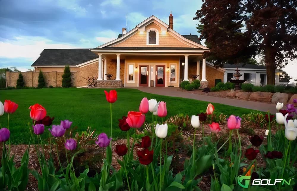 Deer Run Golf Club in Victoria, Minnesota — public, 18-hole golf course, designed by Bill Maple