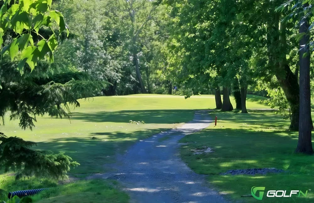 Standing Stone Golf Club(Sunset Golf Club) in Huntingdon, Pennsylvania — public, 18-hole golf course, designed by Geoffrey Cornish (1973)