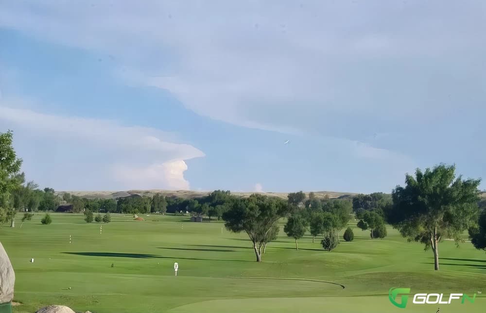Hillsview Golf Course in Pierre, South Dakota — public, 18-hole golf course, designed by Charles Maddox (1965)