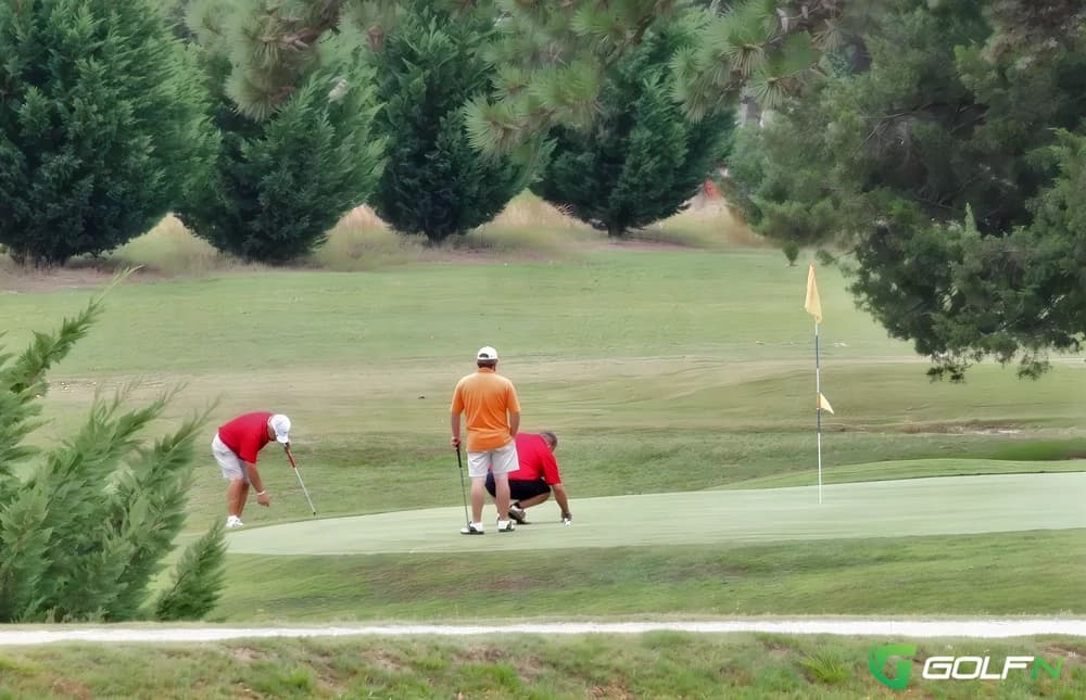 Lafollette Country Club in LaFollette, Tennessee — semi-private, 9-hole golf course