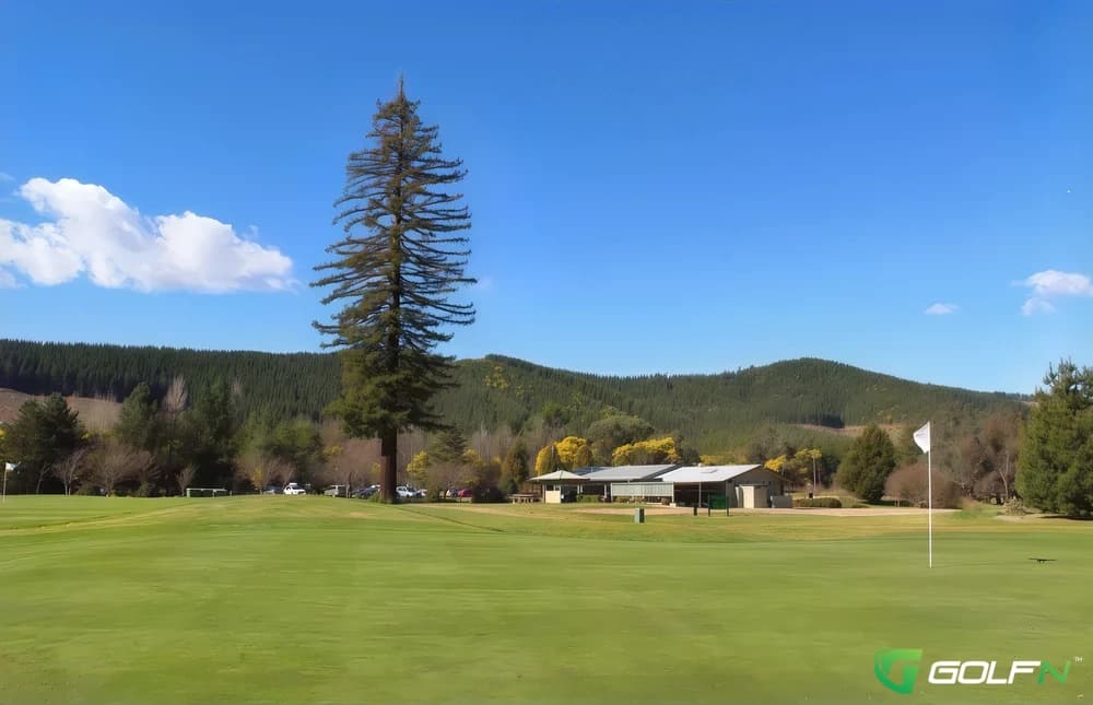 Bright Country Golf Club in Bright, Victoria β semi-private, 18-hole golf course, designed by Tony Cashmore (1989)